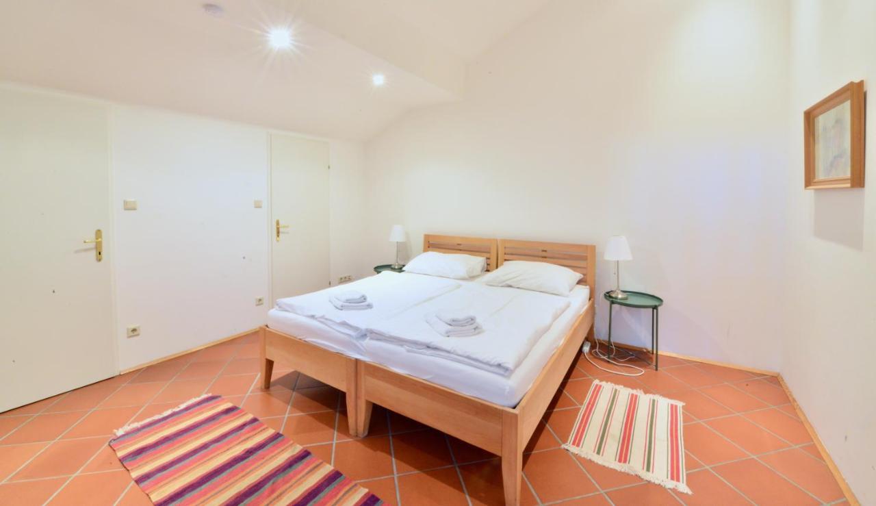 Spacious Flat With Panoramic View Вена Экстерьер фото
