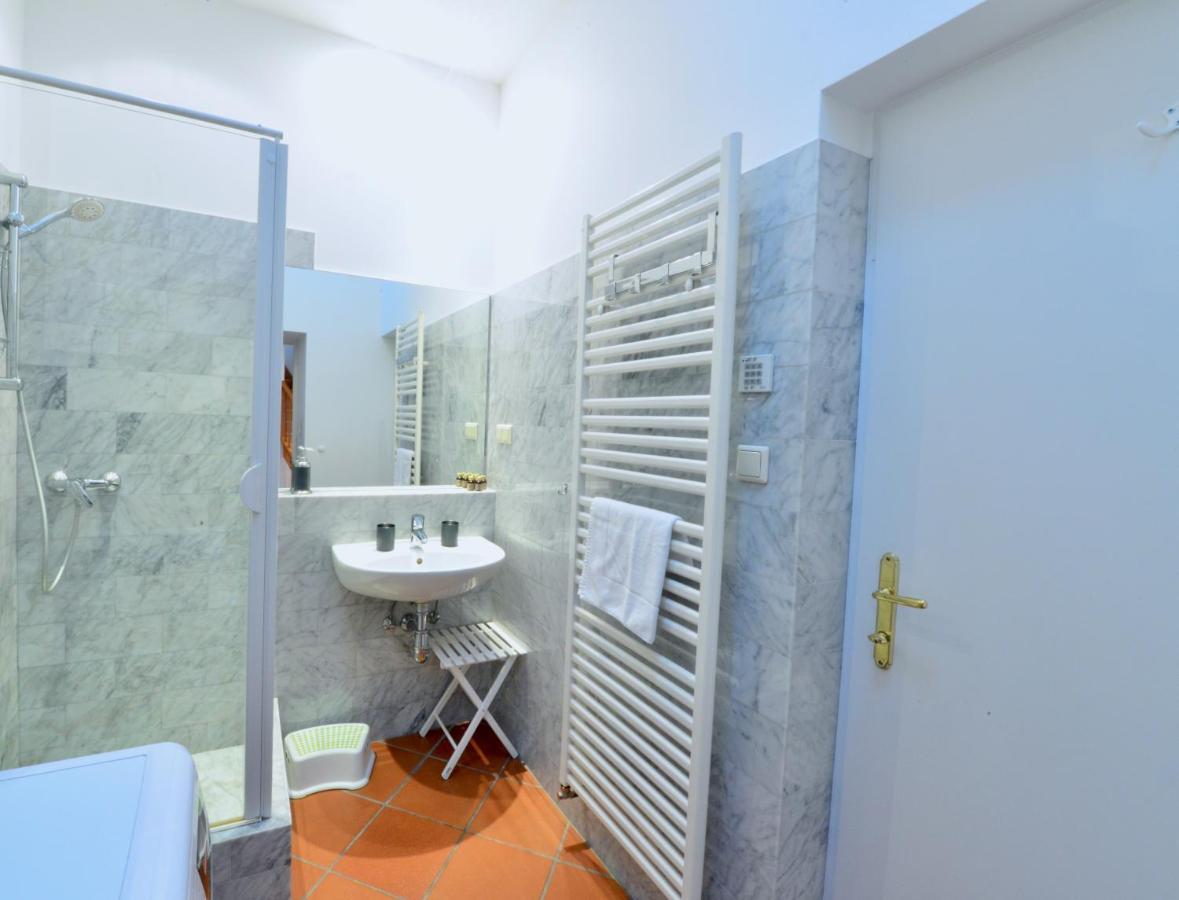 Spacious Flat With Panoramic View Вена Экстерьер фото